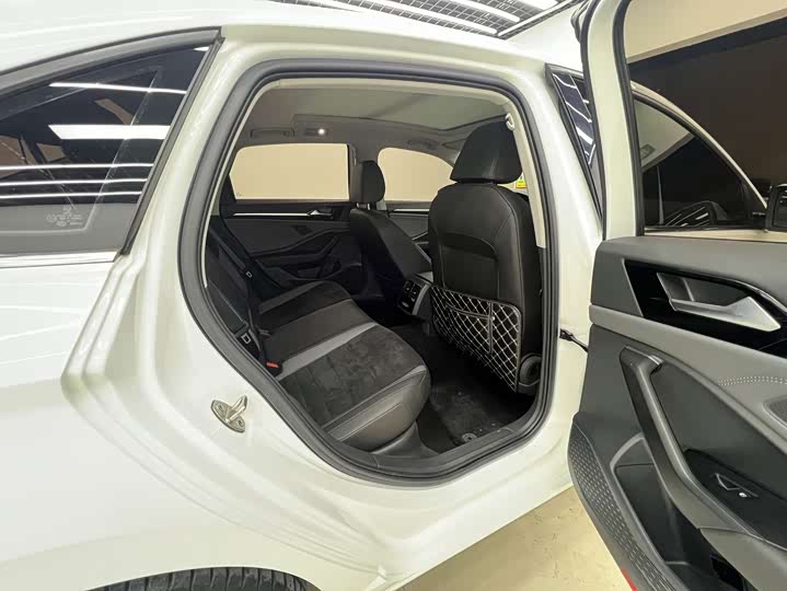 Фото 20 - Volkswagen Sagitar L