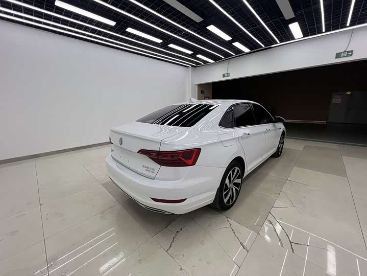 Фото 4 - Volkswagen Sagitar L