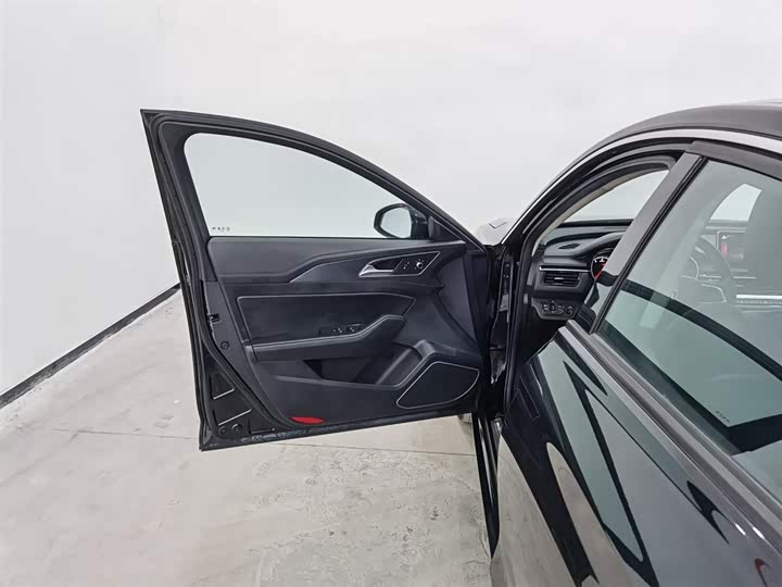 Фото 8 - Hongqi H5