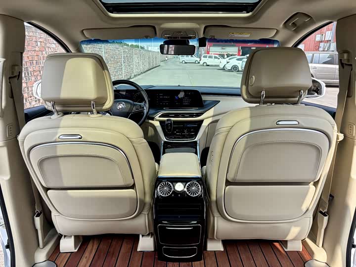 Фото 15 - Buick GL8 ES