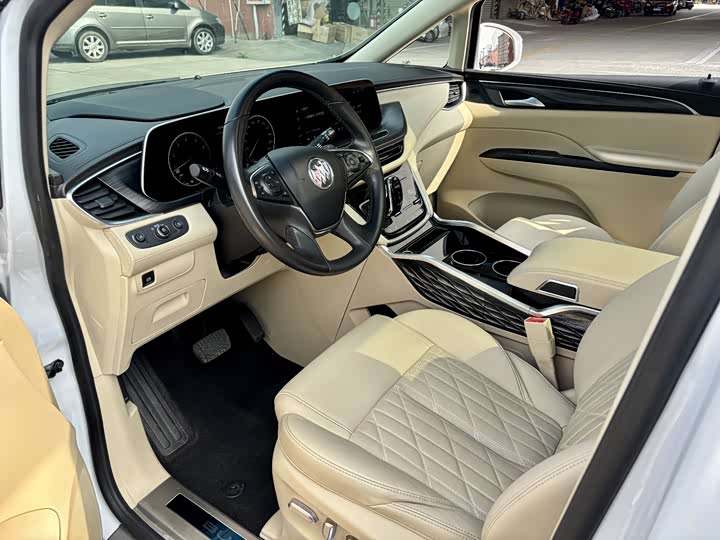 Фото 8 - Buick GL8 ES