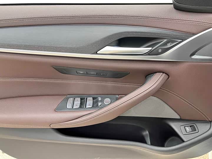 Фото 12 - BMW 5 Series