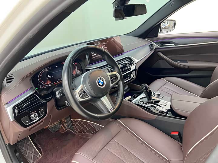 Фото 15 - BMW 5 Series