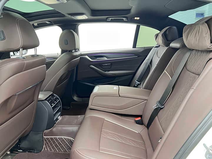 Фото 19 - BMW 5 Series