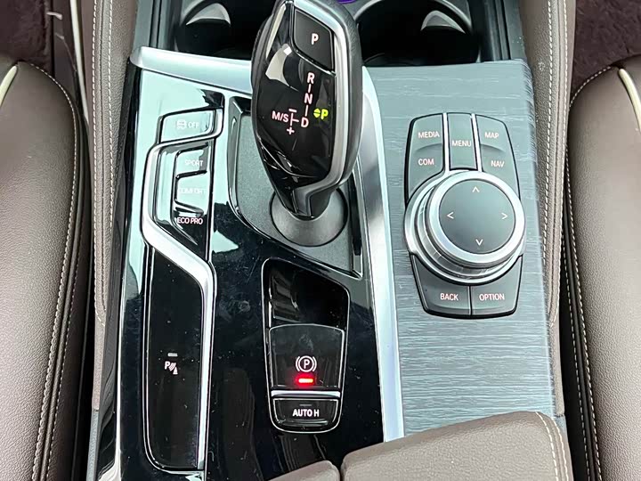 Фото 27 - BMW 5 Series