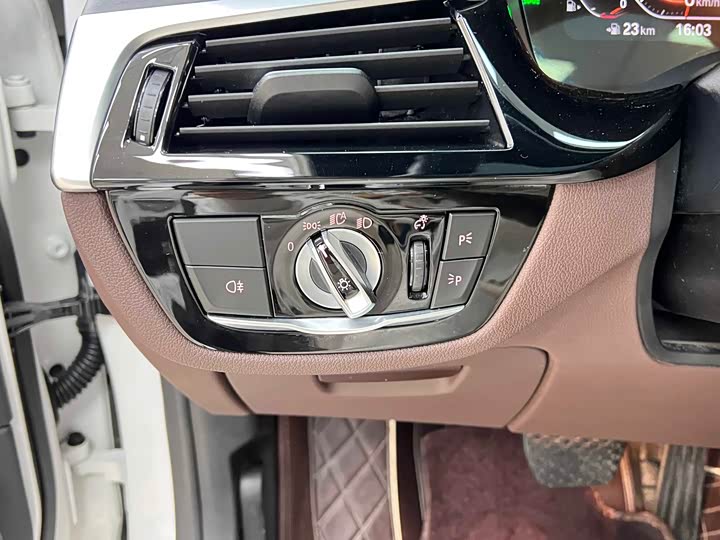 Фото 33 - BMW 5 Series