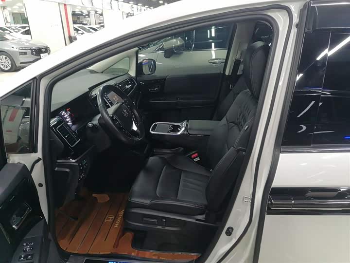 Фото 15 - Honda Elysion