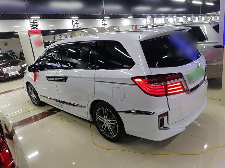 Фото 5 - Honda Elysion