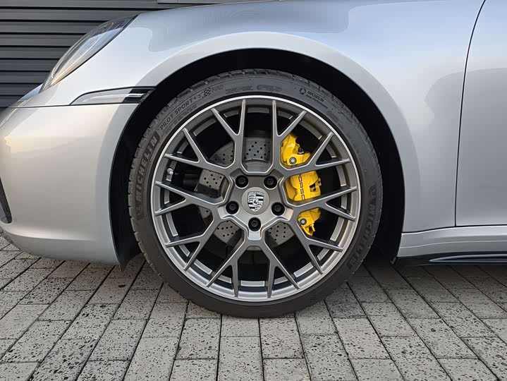 Фото 12 - Porsche 911