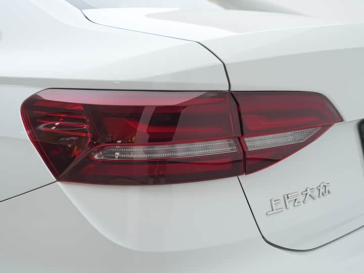 Фото 10 - Volkswagen Lavida