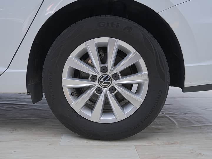 Фото 11 - Volkswagen Lavida