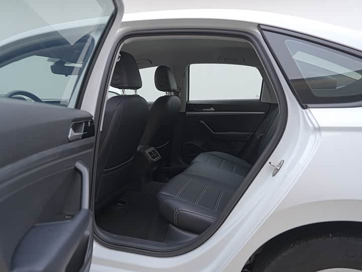 Фото 15 - Volkswagen Lavida