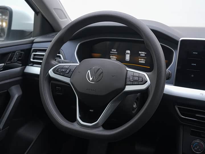 Фото 24 - Volkswagen Lavida