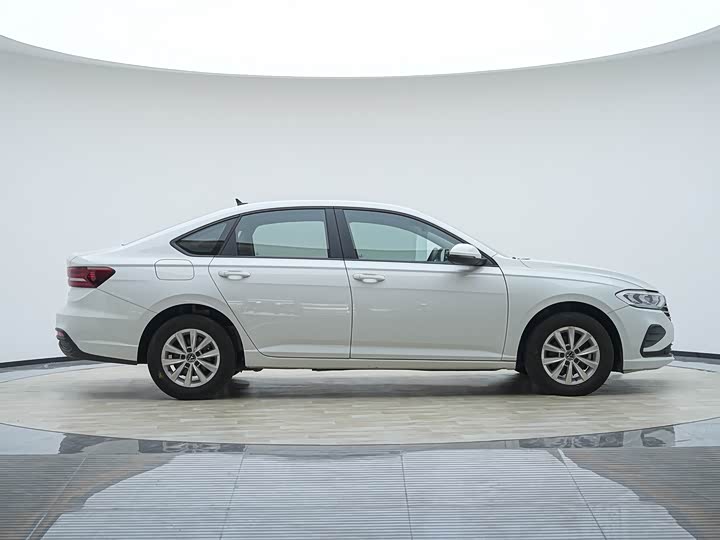 Фото 4 - Volkswagen Lavida