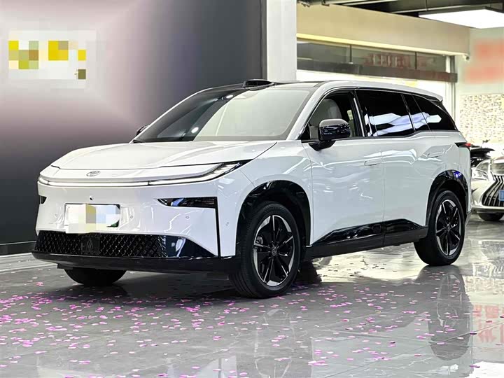 Фото 2 - Toyota bZ3X