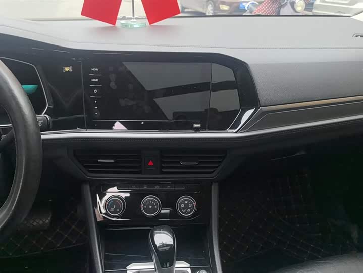 Фото 13 - Volkswagen Sagitar L