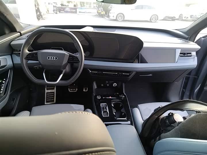 Фото 10 - Audi Q6L e-tron