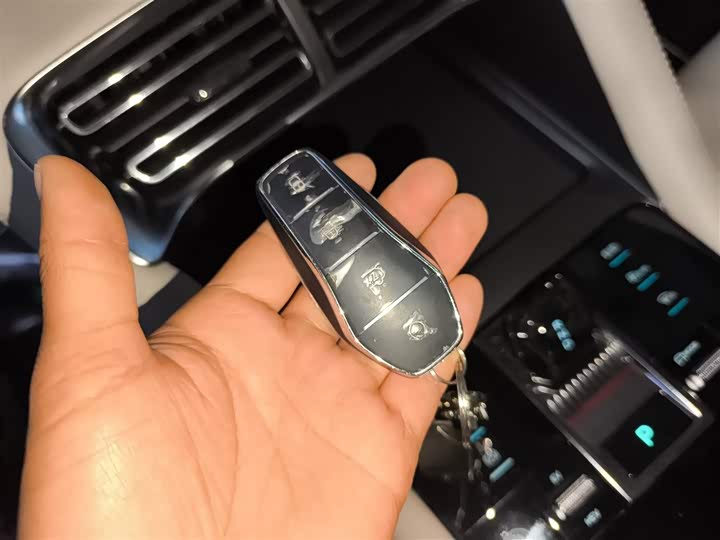 Фото 11 - BYD Song Plus Hybrid/EV