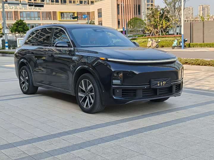 Фото 1 - LiXiang L8