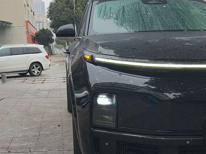 Фото 11 - LiXiang L8