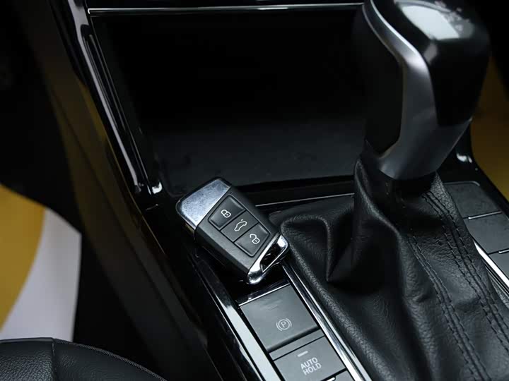 Фото 10 - Volkswagen Passat