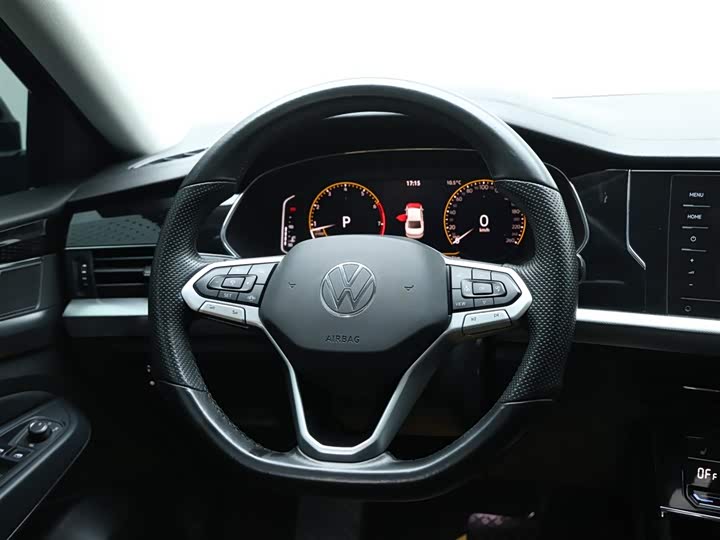 Фото 14 - Volkswagen Passat