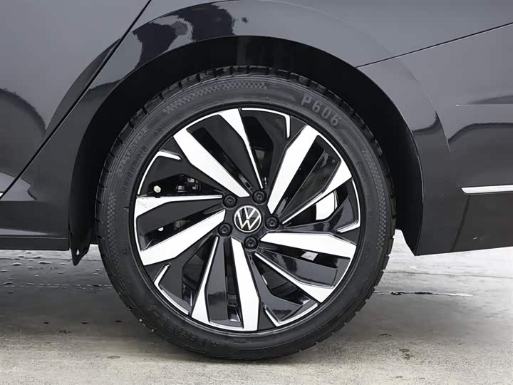 Фото 7 - Volkswagen Passat