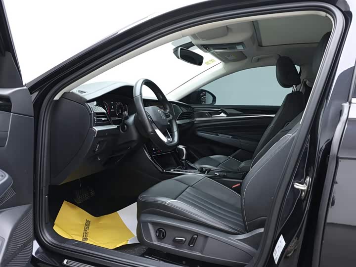 Фото 8 - Volkswagen Passat