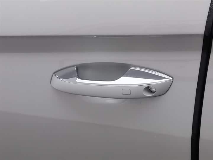 Фото 18 - BYD Song Plus Hybrid/EV