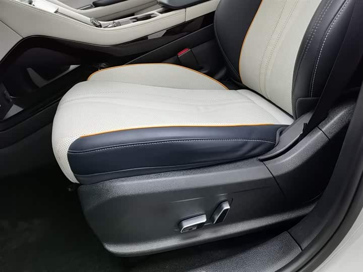 Фото 20 - BYD Song Plus Hybrid/EV