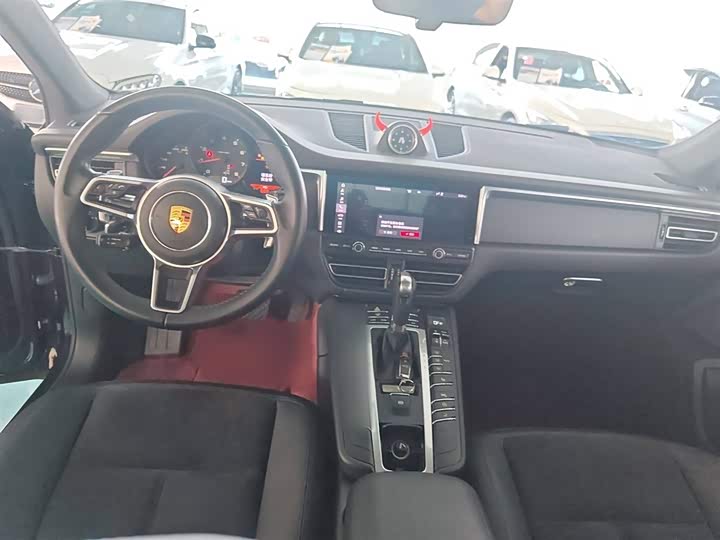 Фото 12 - Porsche Macan