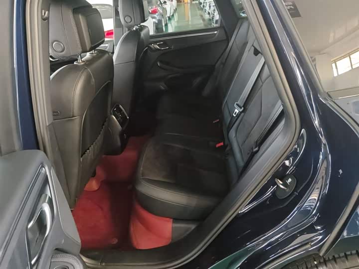 Фото 14 - Porsche Macan