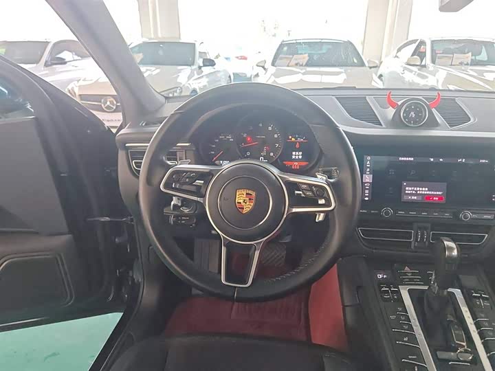 Фото 3 - Porsche Macan