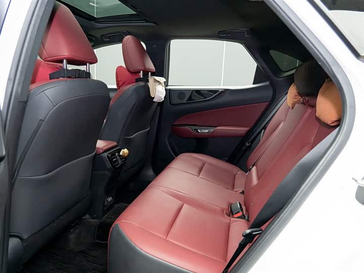 Фото 10 - Lexus NX