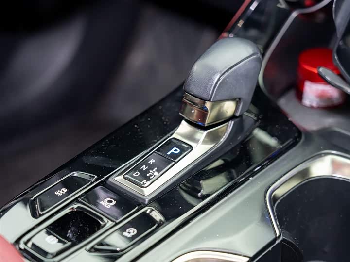 Фото 14 - Lexus NX