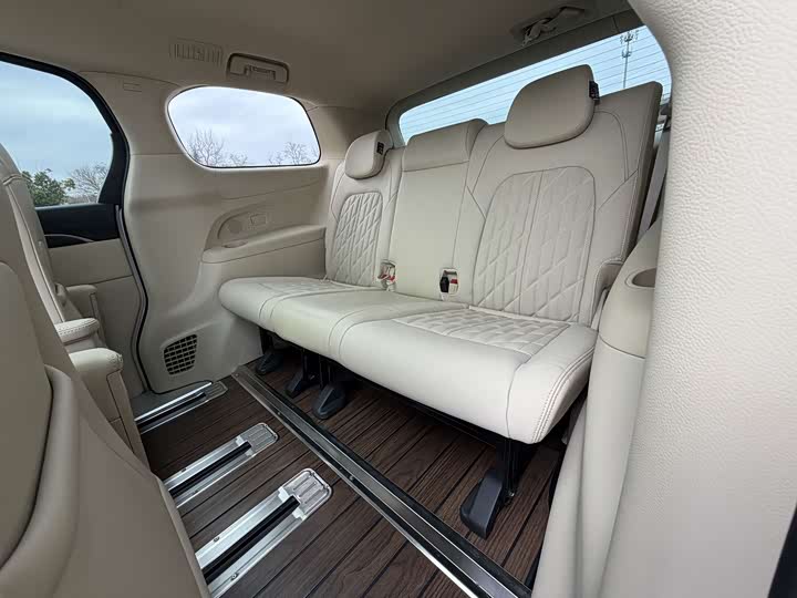 Фото 19 - Buick GL8 ES