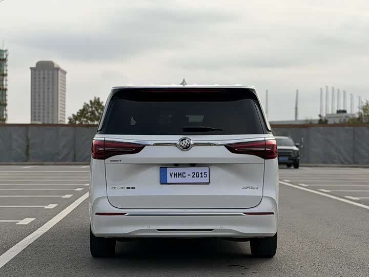 Фото 24 - Buick GL8 ES