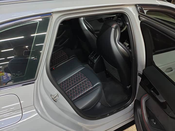 Фото 10 - Audi RS 4