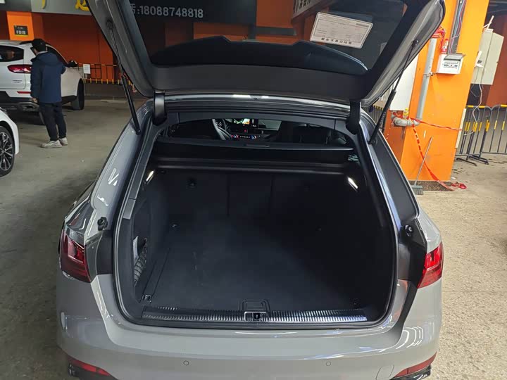 Фото 8 - Audi RS 4