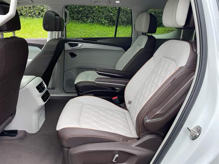 Фото 10 - Volkswagen Talagon