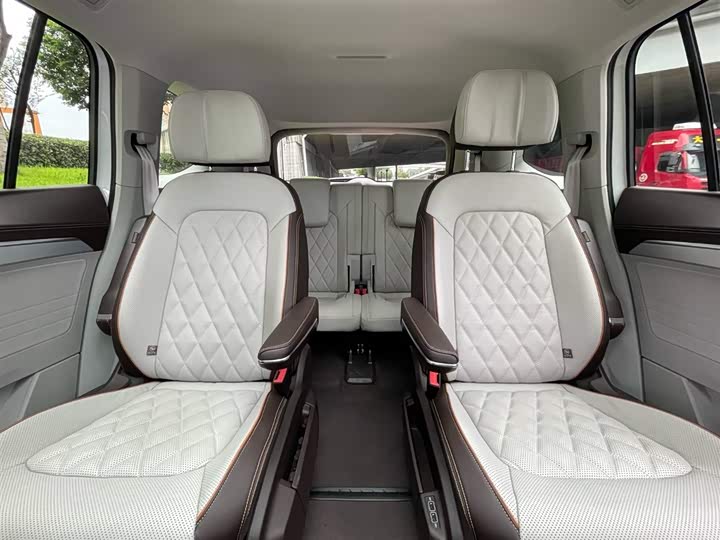 Фото 11 - Volkswagen Talagon