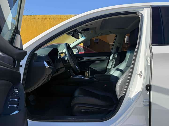 Фото 4 - Honda Accord