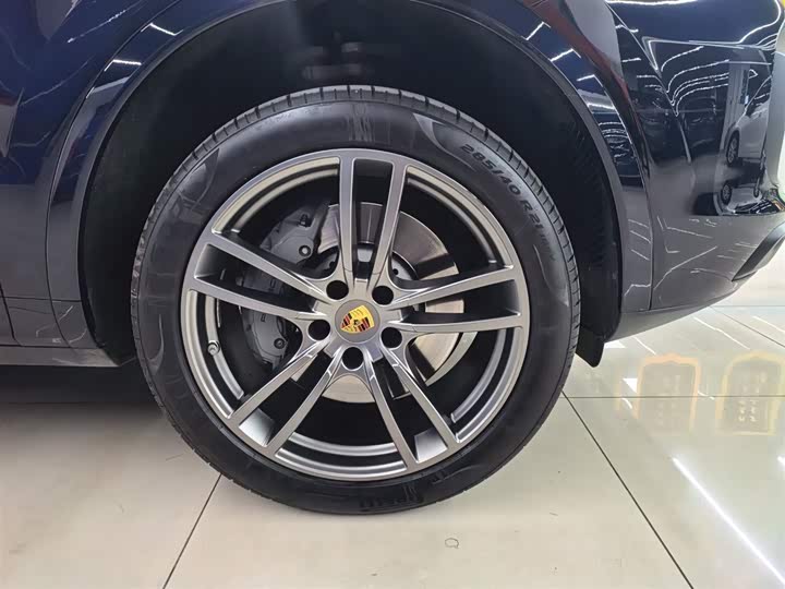 Фото 11 - Porsche Cayenne