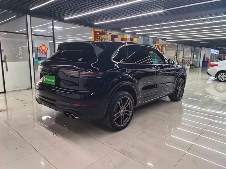 Фото 13 - Porsche Cayenne