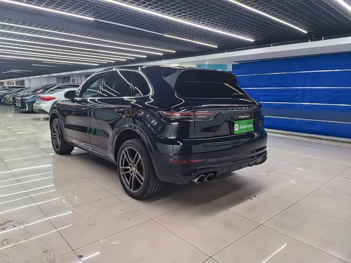 Фото 15 - Porsche Cayenne