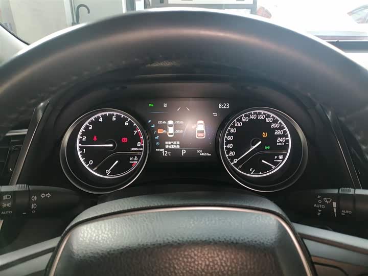 Фото 12 - Toyota Camry