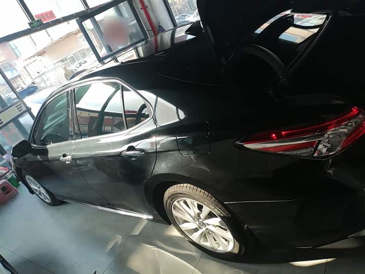 Фото 5 - Toyota Camry