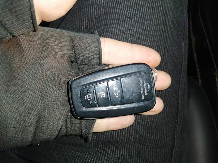 Фото 9 - Toyota Camry