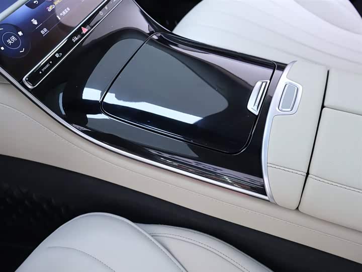 Фото 12 - Mercedes-Benz S-Class