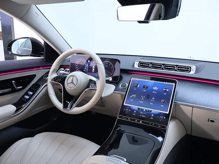 Фото 14 - Mercedes-Benz S-Class